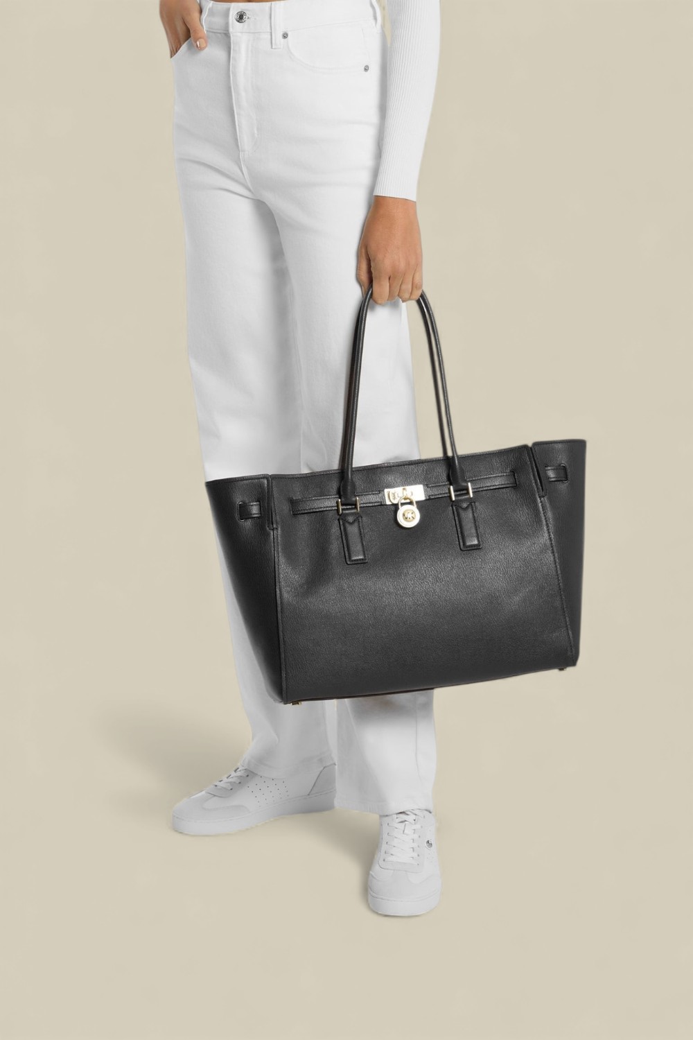 תמונת כל הלוק של תיק נשיאה המילטון לארג'